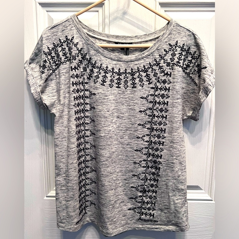 Nic & Zoe Embroidered Tee